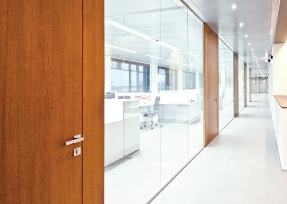 Acoustic Frameless Glass Partition Wall 90mm 108mm Demountable Glass Wall Systems