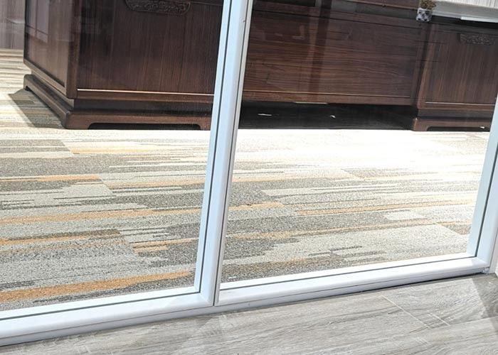 10mm Single Glass Partition Wall System With 79mm Aluminum Framed Sound Insulation